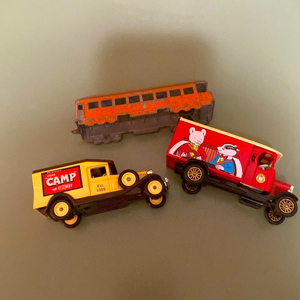 2 days gone made in England toy trucks & 1 Midgetoy Rockford Train die cast